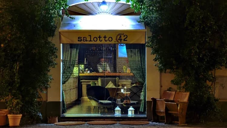 Salotto 42
