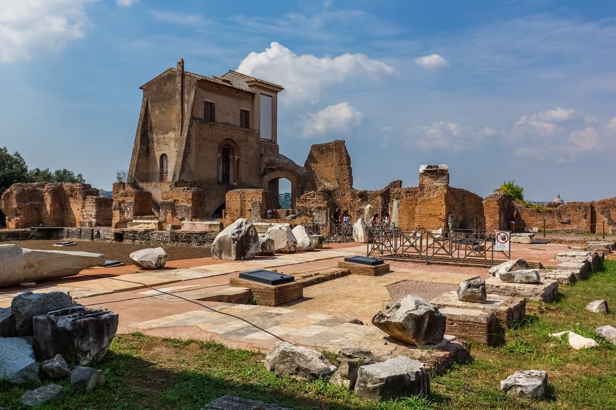 Private Extended Colosseum and Ancient Rome Tour with Exclusive SUPER Sites